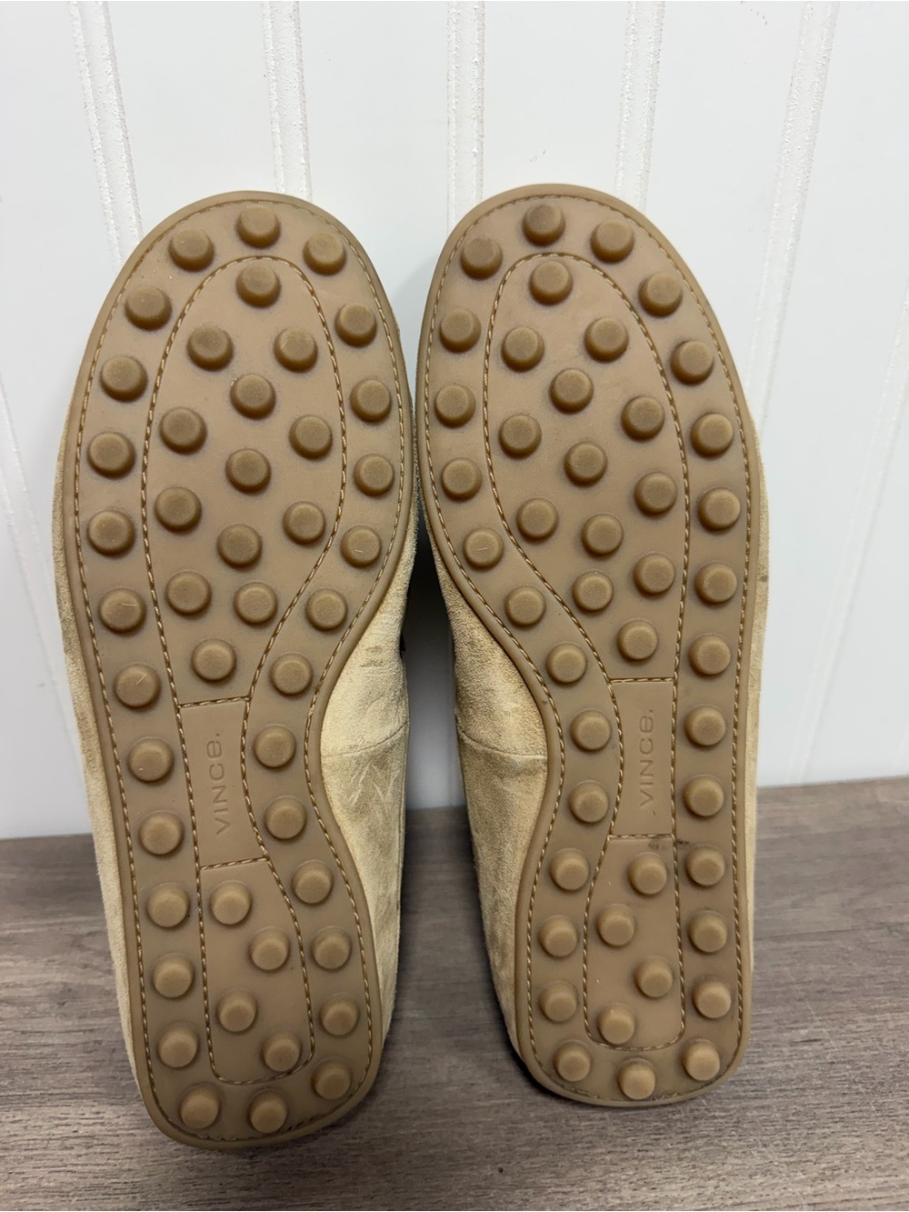 Brand new women’s Vince Berkley suede driver mules size 9 - Picture 9 of 9